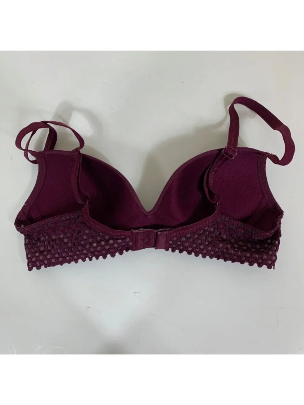 b.tempt'd Wacoal Tied in Dots Bra 32B Burgundy Wireless Push Up Plunge Lace